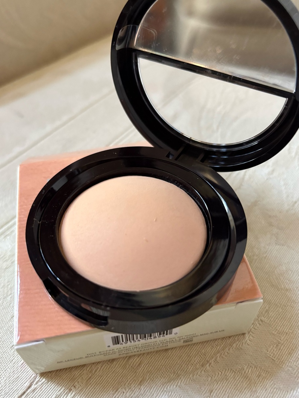 Laura Geller Baked Blurring & Setting Powder - Light - Medium BNIB